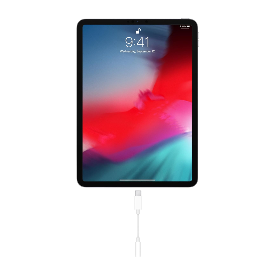 Apple USB-C to 3.5mm Headphone Jack Adapter (LEBANON ONLY)